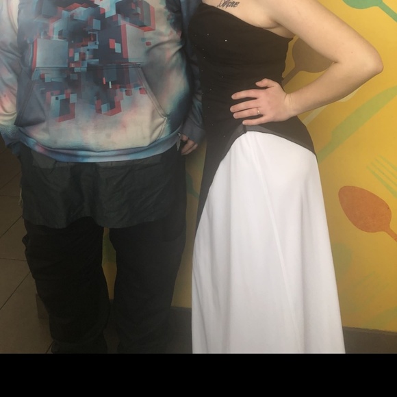 Black and white dress - Picture 2 of 6